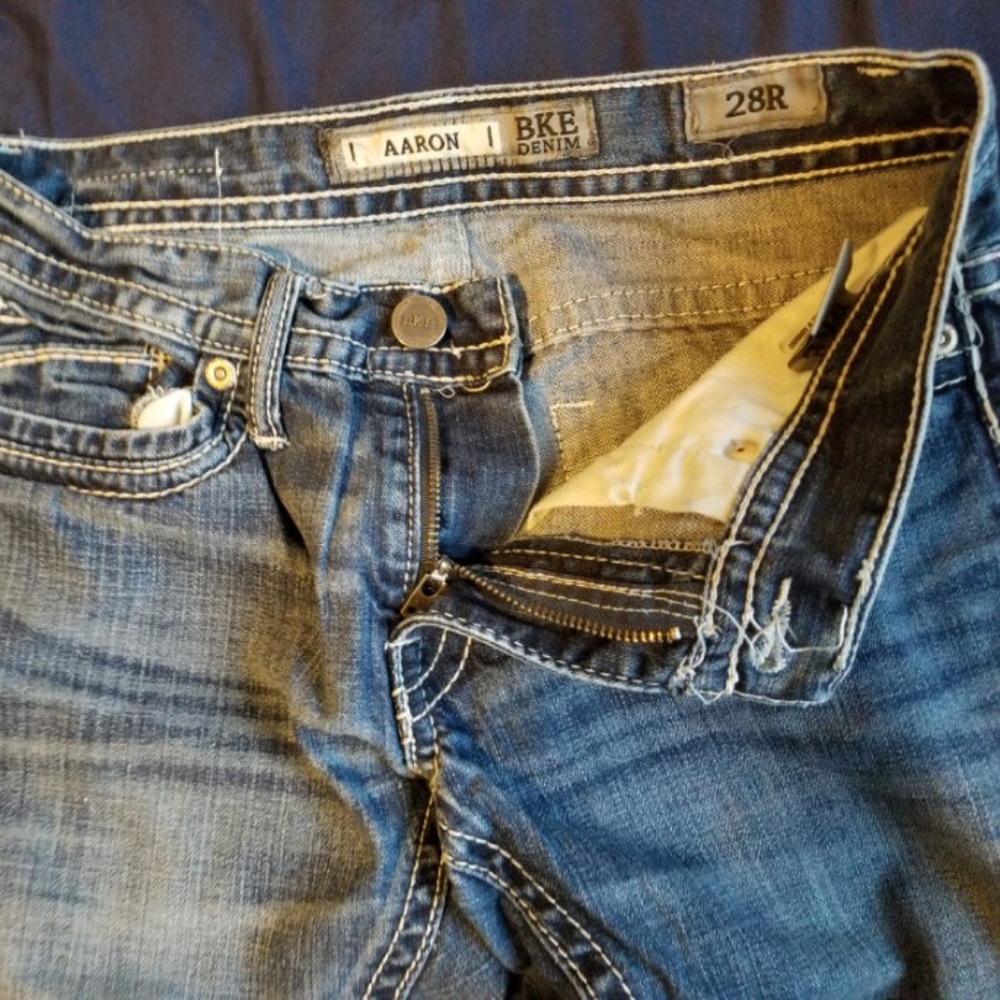 Aaron buckle jeans
